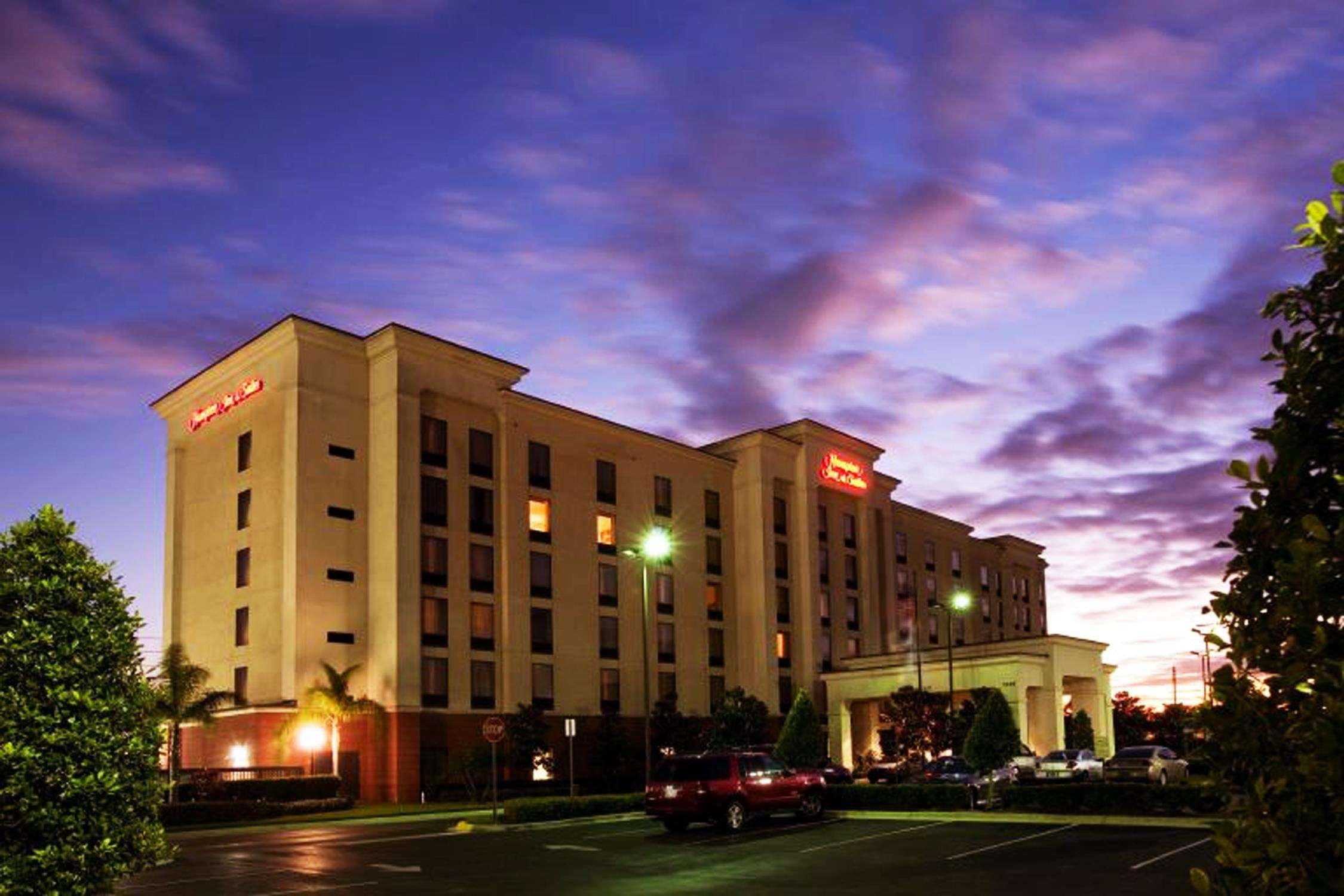 Hampton Inn & Suites Orlando International Drive North Buitenkant foto