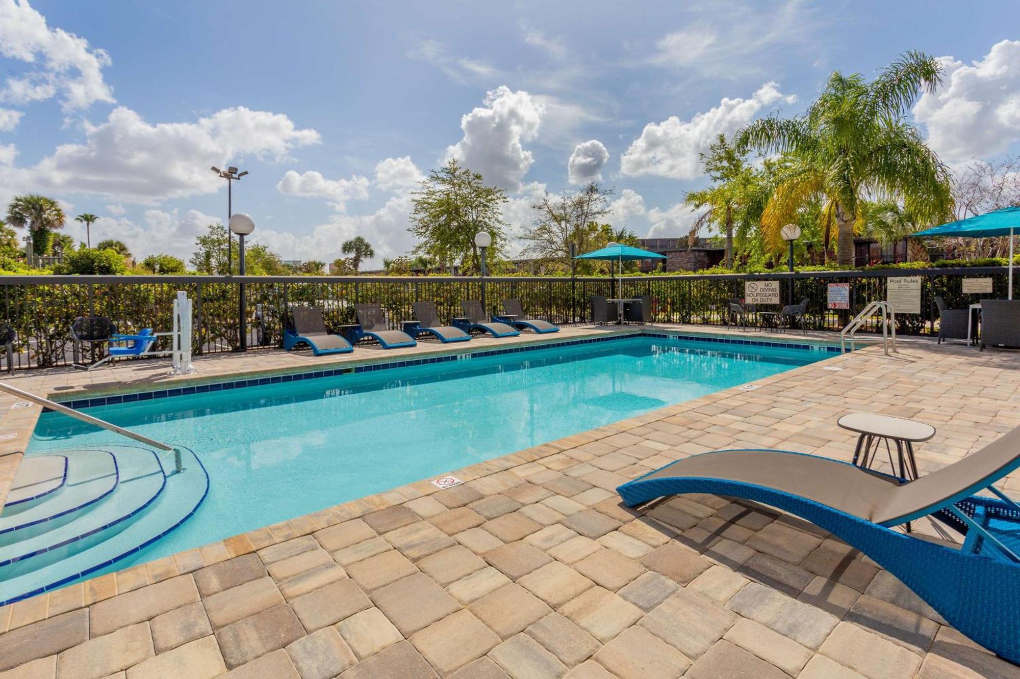 Hampton Inn & Suites Orlando International Drive North Buitenkant foto